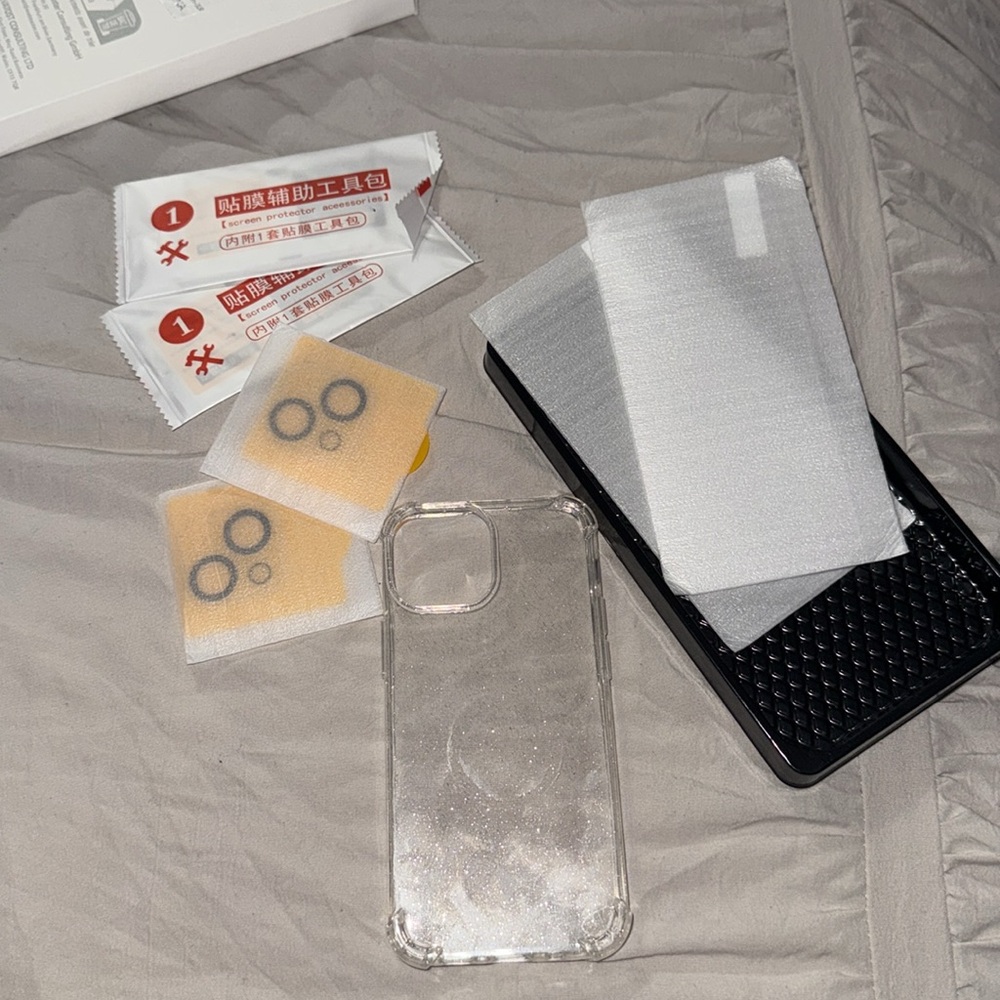 iPhone 13 mini phone case/glass screen protector